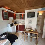 Demona Apartment *