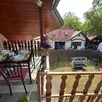 Demona Apartment *