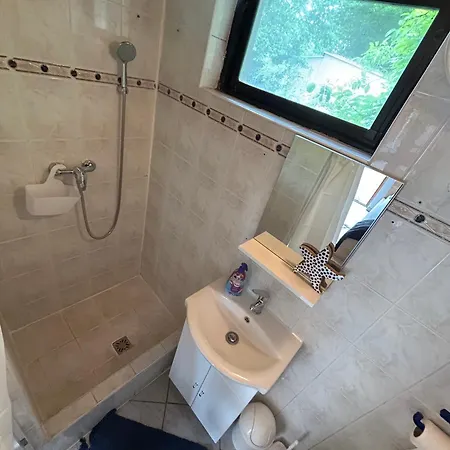 Demona Apartament *
