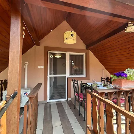 Apartament Demona
