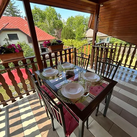 Demona Apartament *